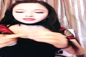 漂亮美女主播邻家猫猫一自慰大秀身材插穴很是淫荡  背景图片