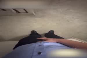 派出所淫魔！禽兽民警推特匿名发布大量和女警性爱视频 以及偷拍派出所内女警日常的照片视频 配文不堪入目  背景图片