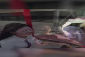 与漂亮学生妹一夜情  背景图片