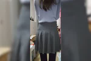 一米六八的大长腿少妇，卖力约炮口交  背景图片