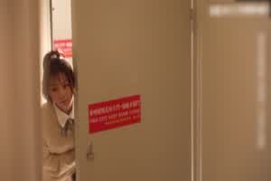 麻豆传媒 赵晓涵 保全强上变态少女 被满足的兽欲心理  背景图片