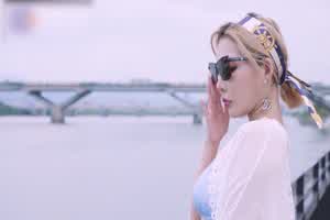 天美传媒 徐婕 夜晚游艇趴 与闺蜜男友激情性爱  背景图片