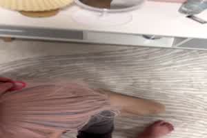 高颜值粉发女友口交  背景图片