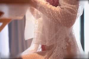 jasminej 红色内衣无毛粉嫩鲍 水嫩嫩  背景图片