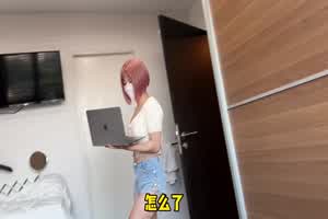 原创 樱花小猫 表妹在学校学了生理课不太懂，作为哥哥亲自来教她  背景图片