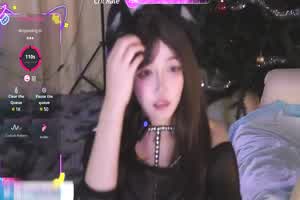 清纯学生萝莉少女反差母狗「babypuppy」上半身乖乖女，下半身性感粉穴里塞跳蛋~  背景图片