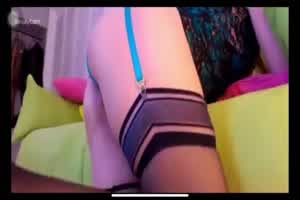 偷拍和女友的性爱  背景图片