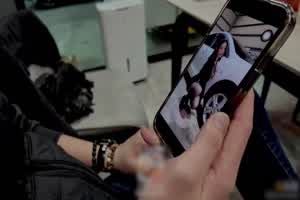 巨乳车业务销冠色秘辛 楚茵  背景图片