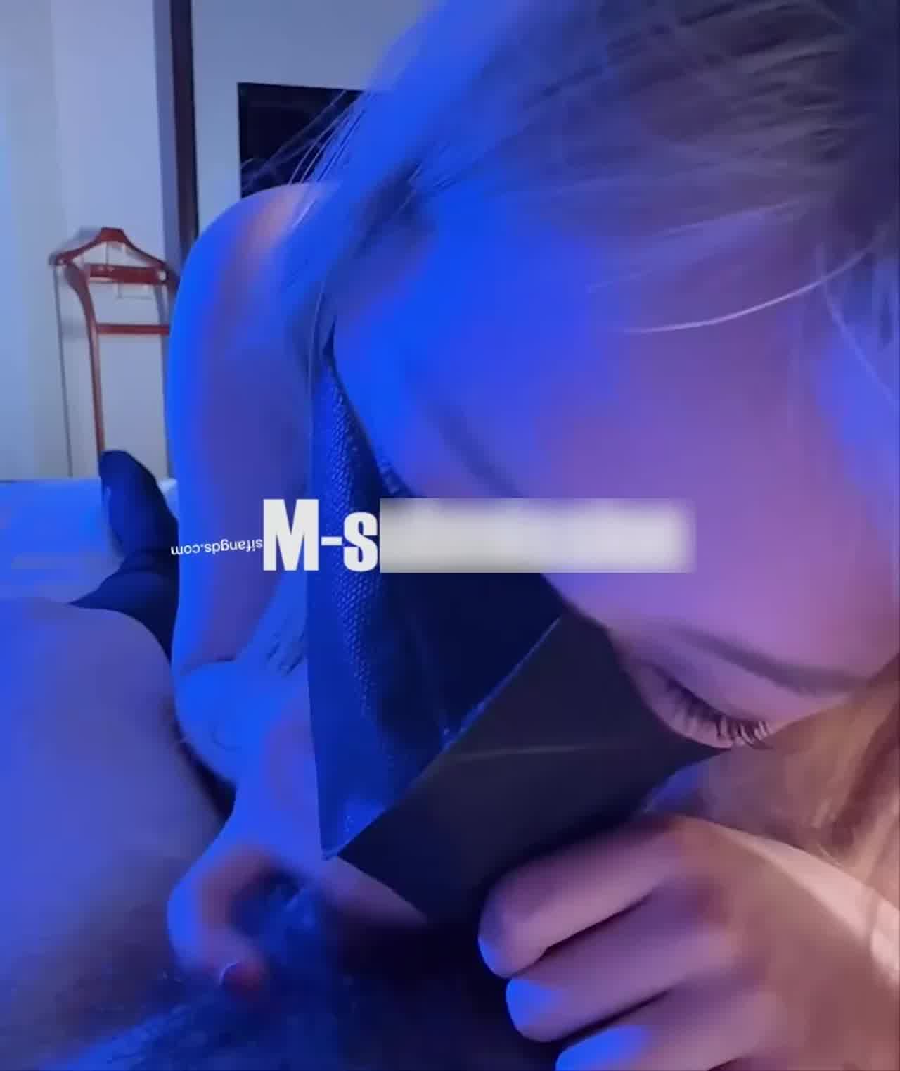  【真实搭讪路人做爱，拍视频发给主人】戴套射了直接把套里精液吞了，推特最真实的博主，搭讪勾引过无数路人 的剧照3