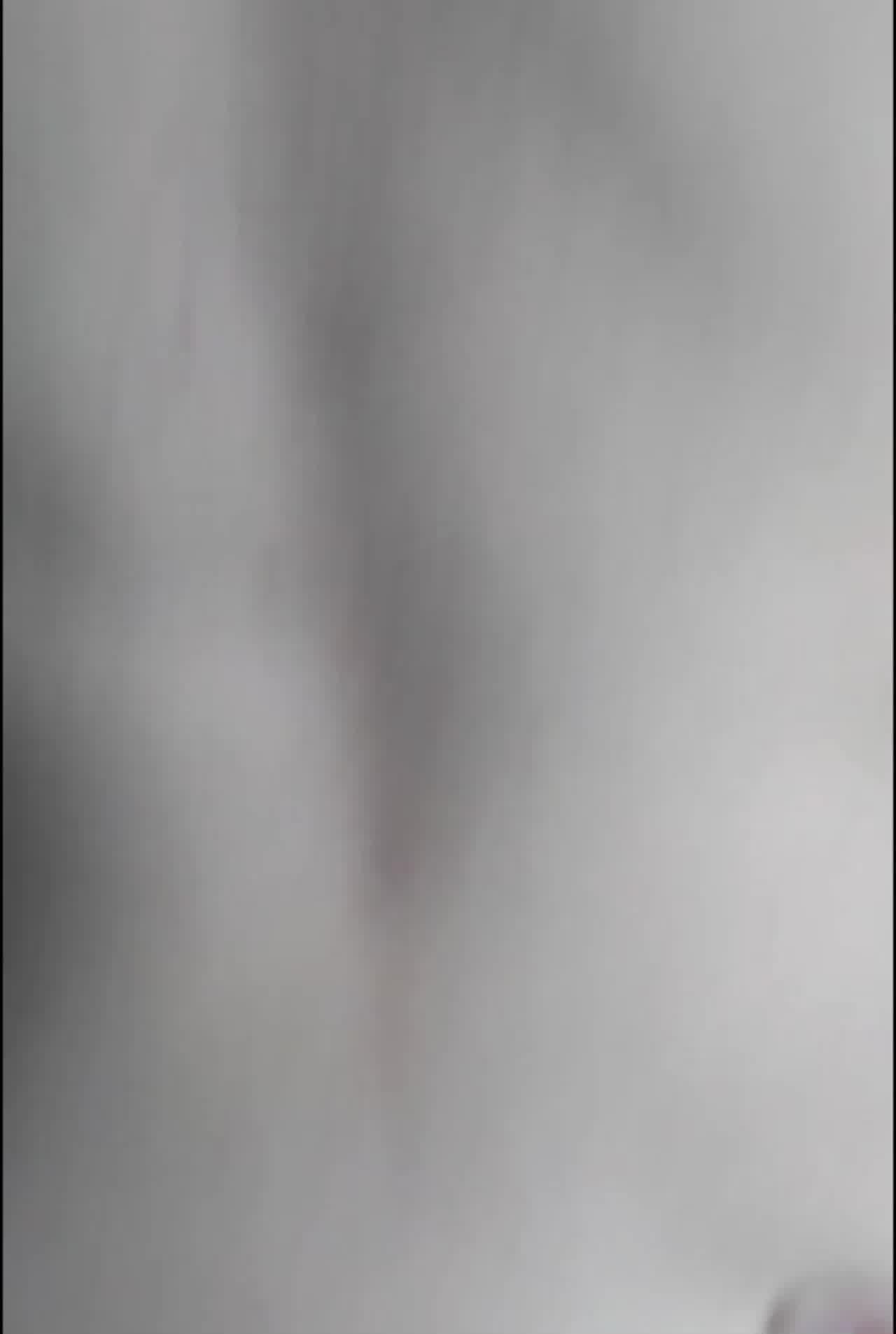  厕所约草jk小萝莉，口交啪啪，想大声叫又强忍的样子好刺激。 的剧照6