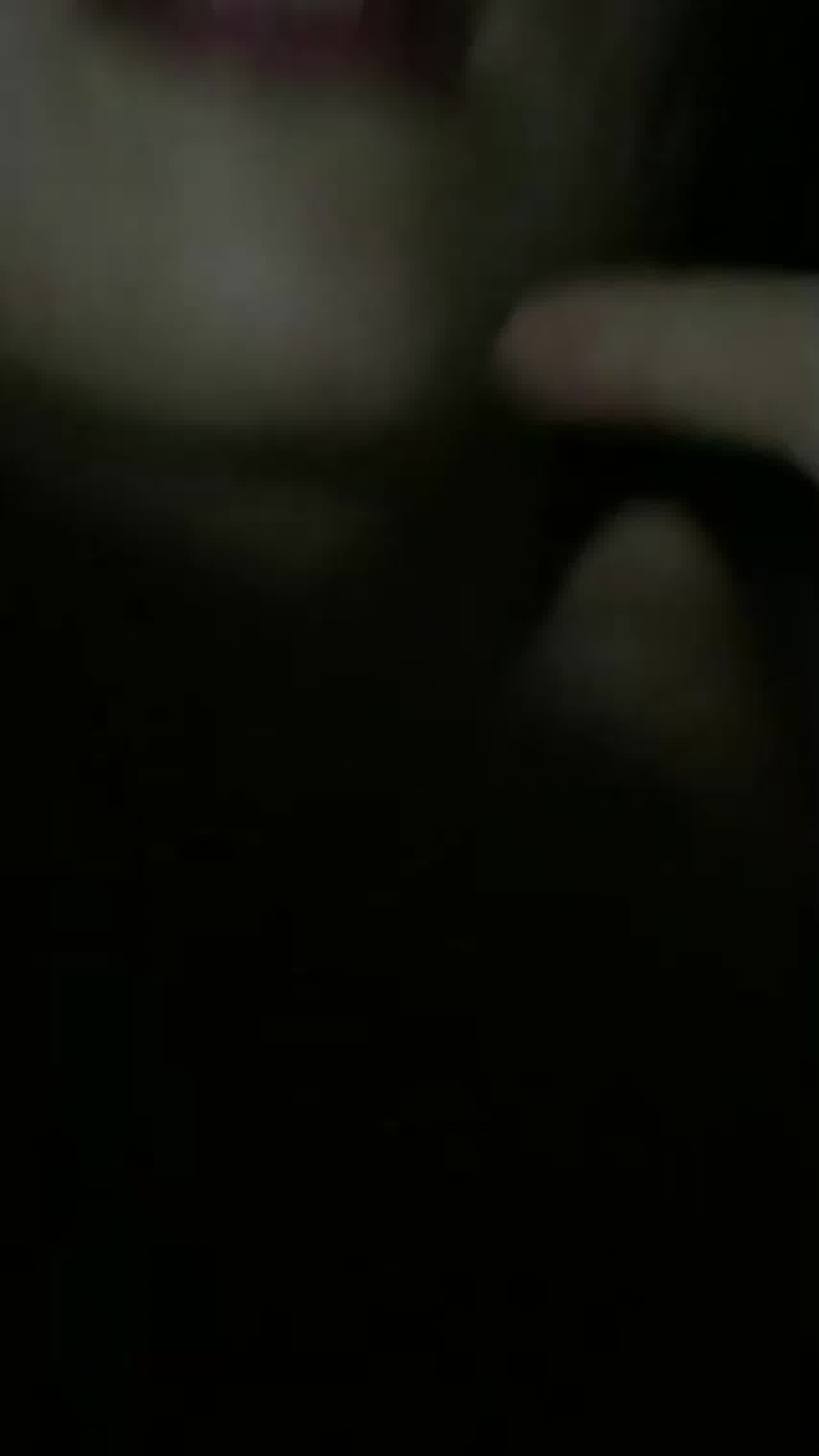  大一学妹安静口爆，她爸当时在客厅。过来，把嘴张开，洗干净。学妹含着精液的羞涩表情，不敢闹动静！ 的剧照7