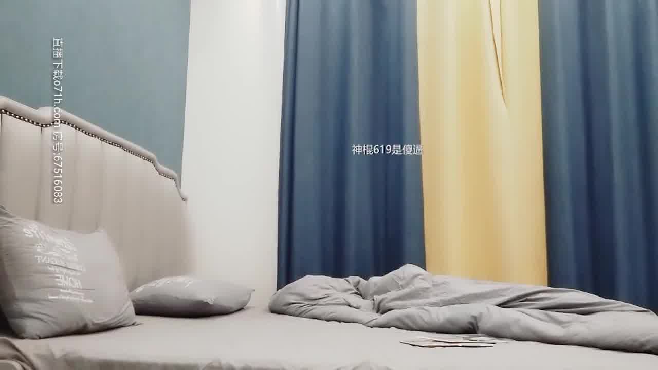  《李八八全国探花》俏丽小骚妇饿很久了，看到肉棒便迫不及待 的剧照2