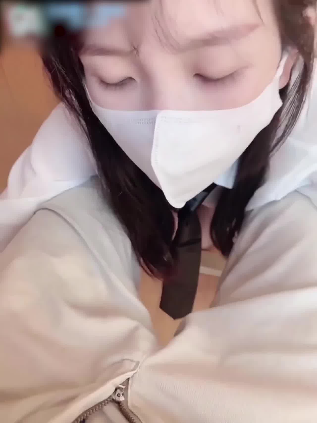  91女神粉色情人 被肉棒气味吸引 的剧照3