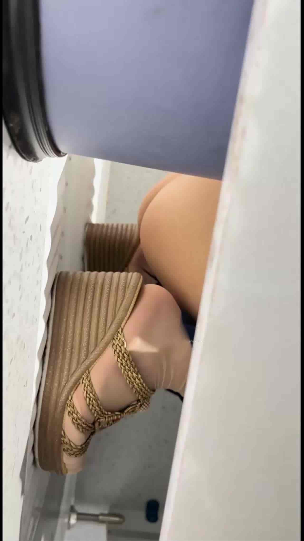  极品颜值长发小仙女_美人胚子配美逼多角度拍她_撸管极品对象 的剧照10