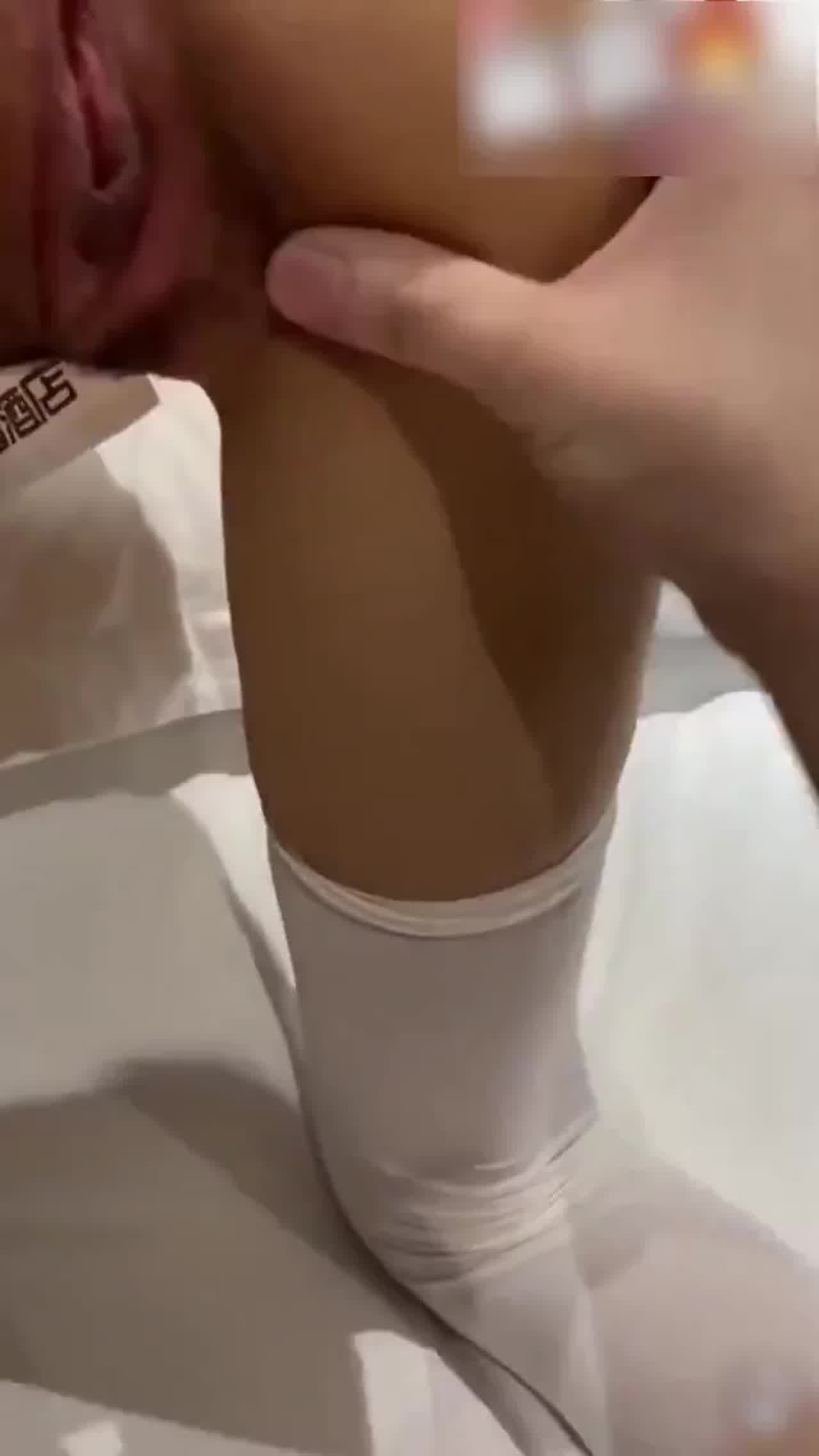  【禁忌乱伦】套路高一妹妹上床 坐标南宁外国语学校 的剧照8