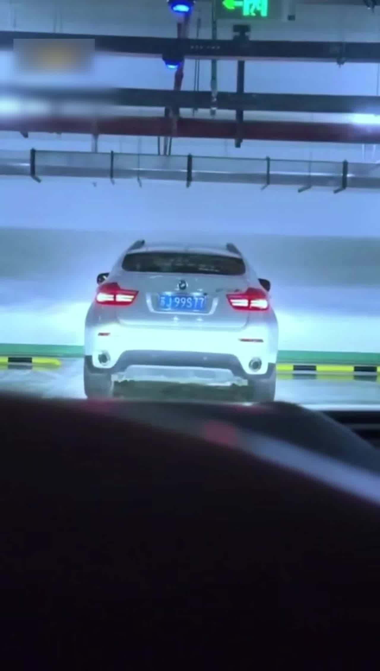  门事件 盐城宝马哥车震瓜 的剧照1