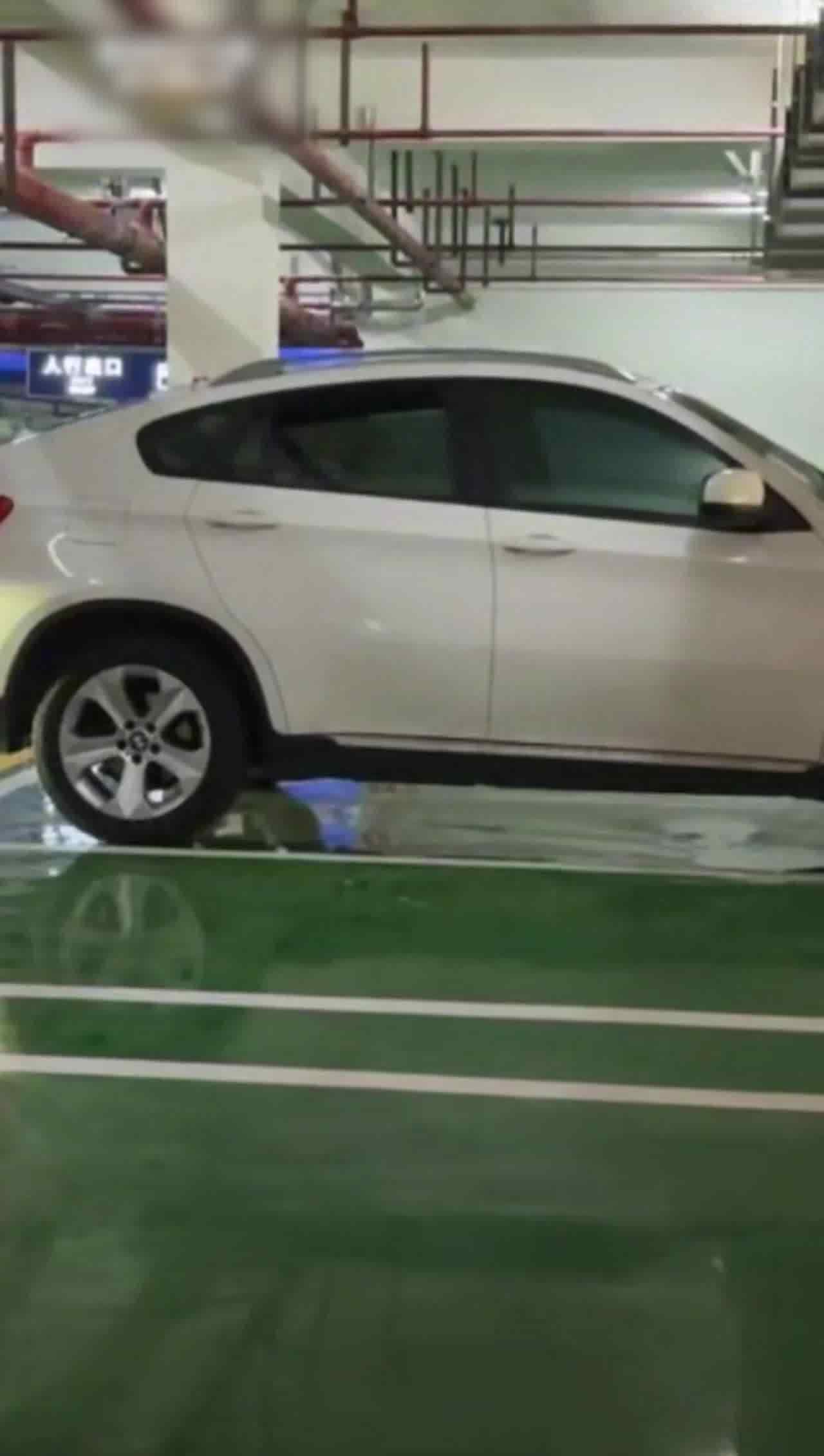  门事件 盐城宝马哥车震瓜 的剧照9