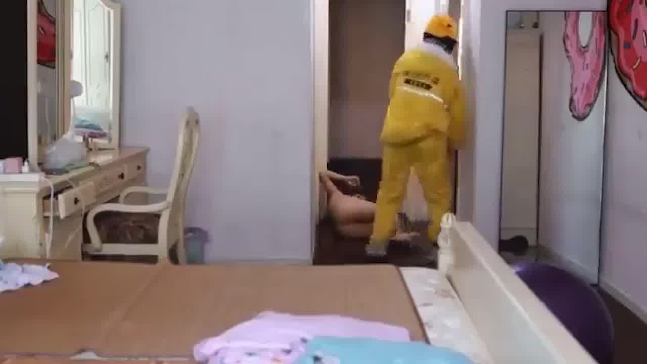  拔吊无情 外卖员精力旺盛强制性爱 的剧照2