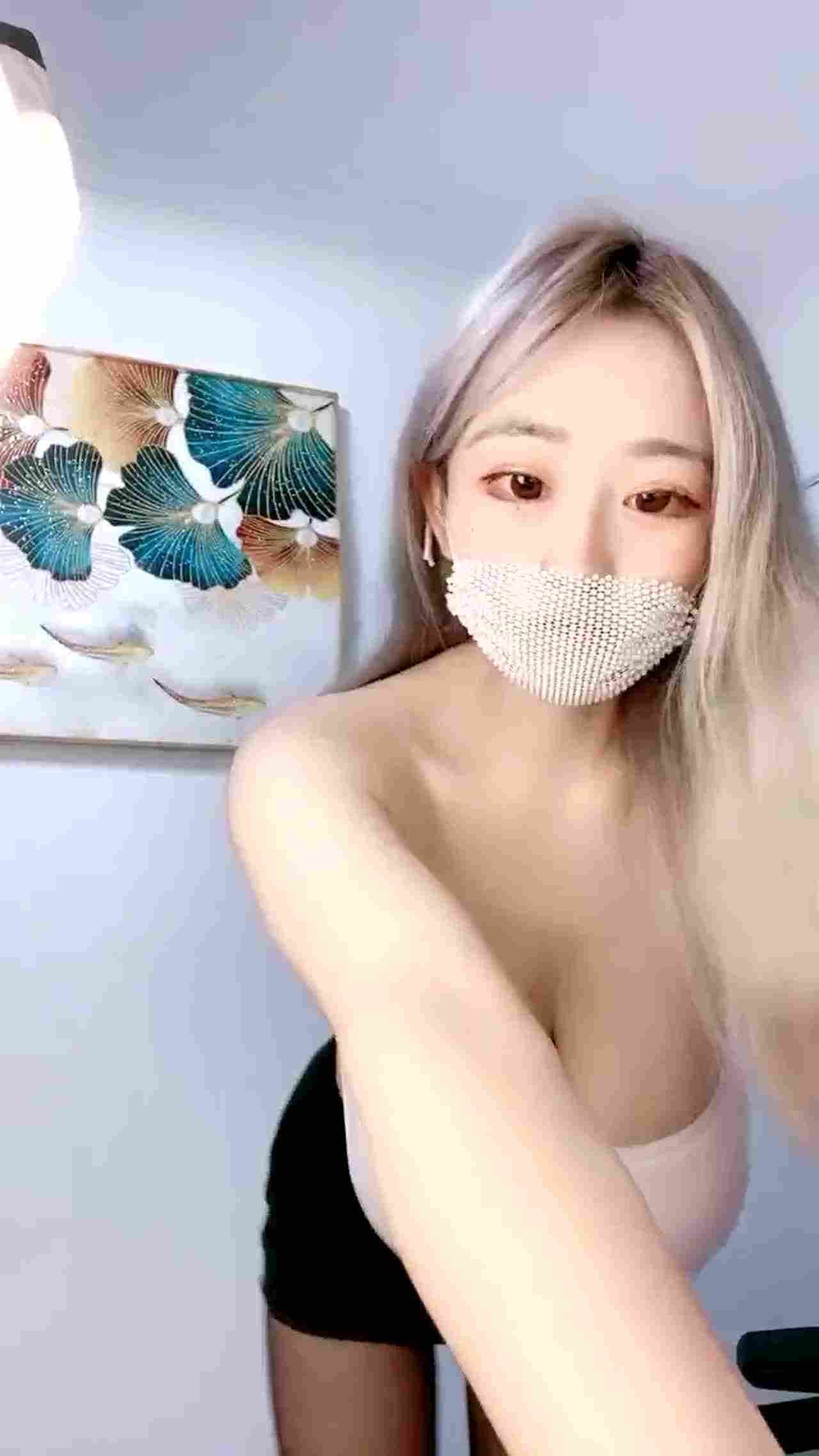  甜甜圈 无敌巨乳核弹 的剧照9