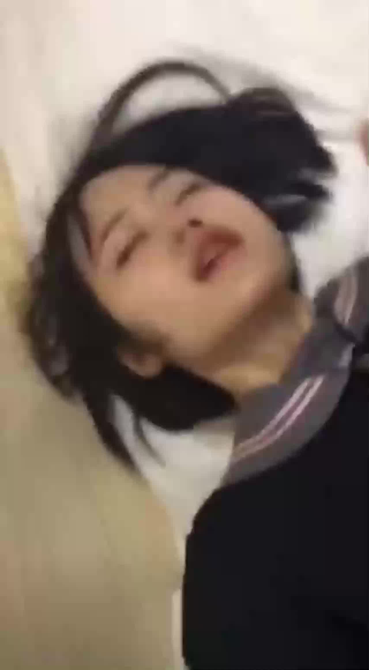  南京职中高中生第一次被干的逼都红了 的剧照6