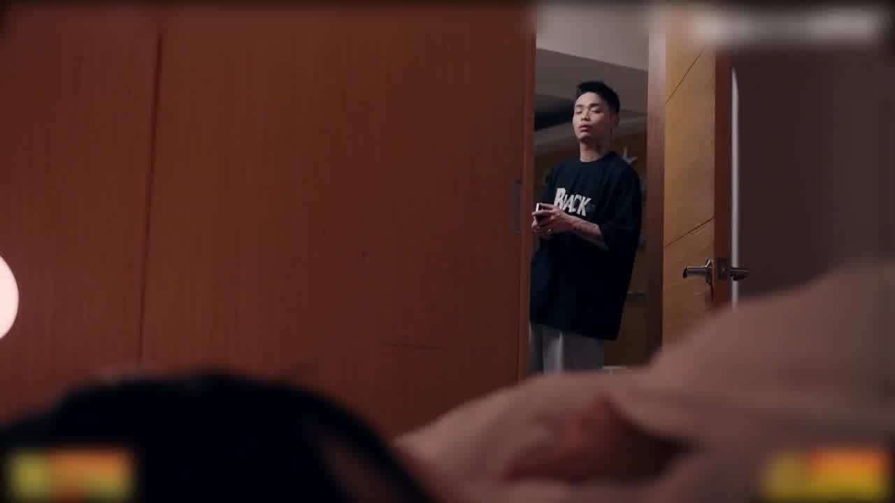  麻豆传媒 宋东琳 外遇爱湿吻的OL 湿密舌吻浓烈舔阴 的剧照2