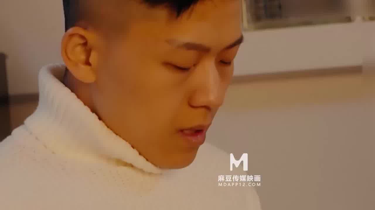  双飞母女丼 家族团员年夜饭❤️母女乱伦-苏畅 李蓉蓉 的剧照8