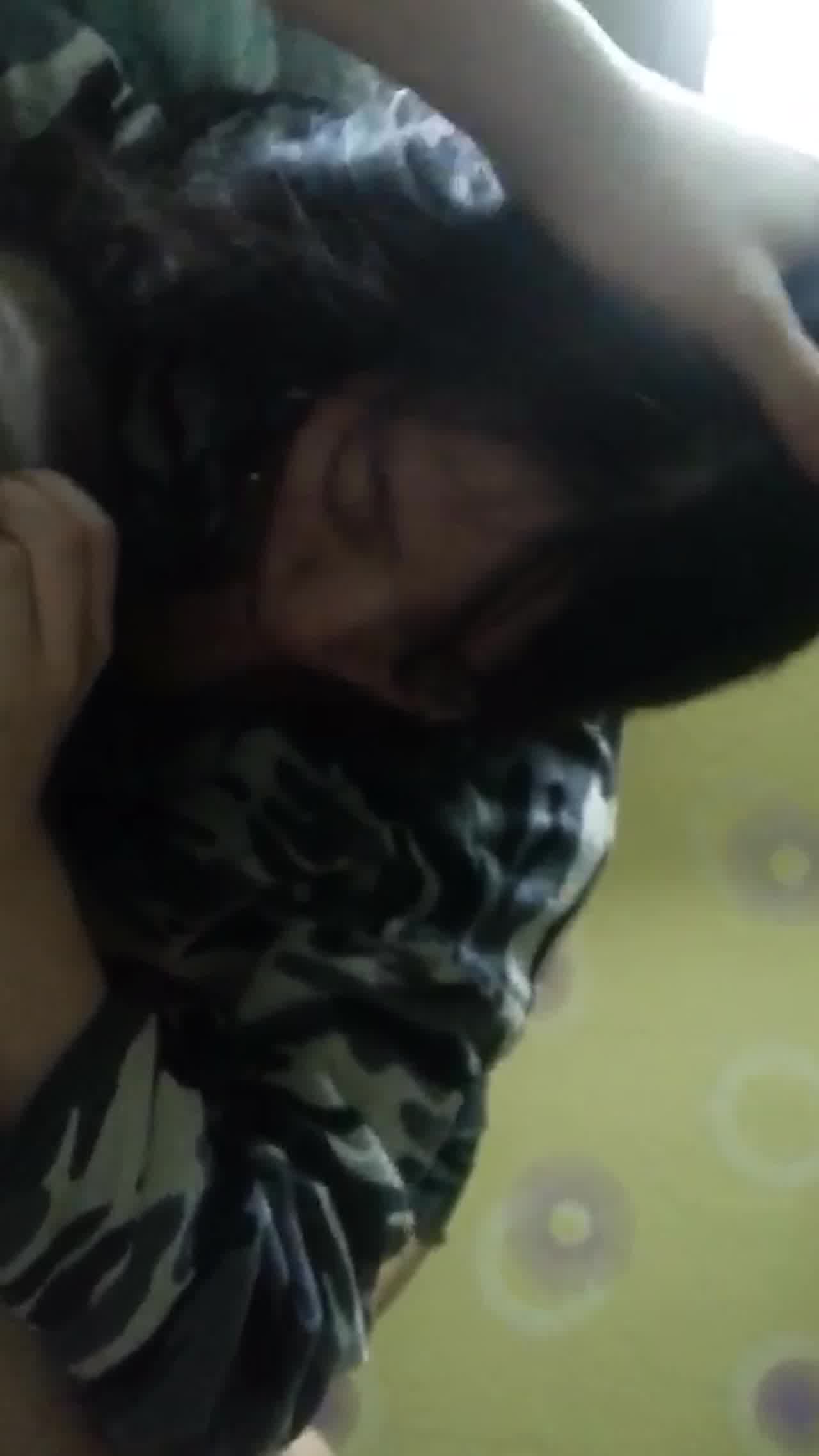  这乳晕大的可好舔的，狂榨精！ 的剧照6