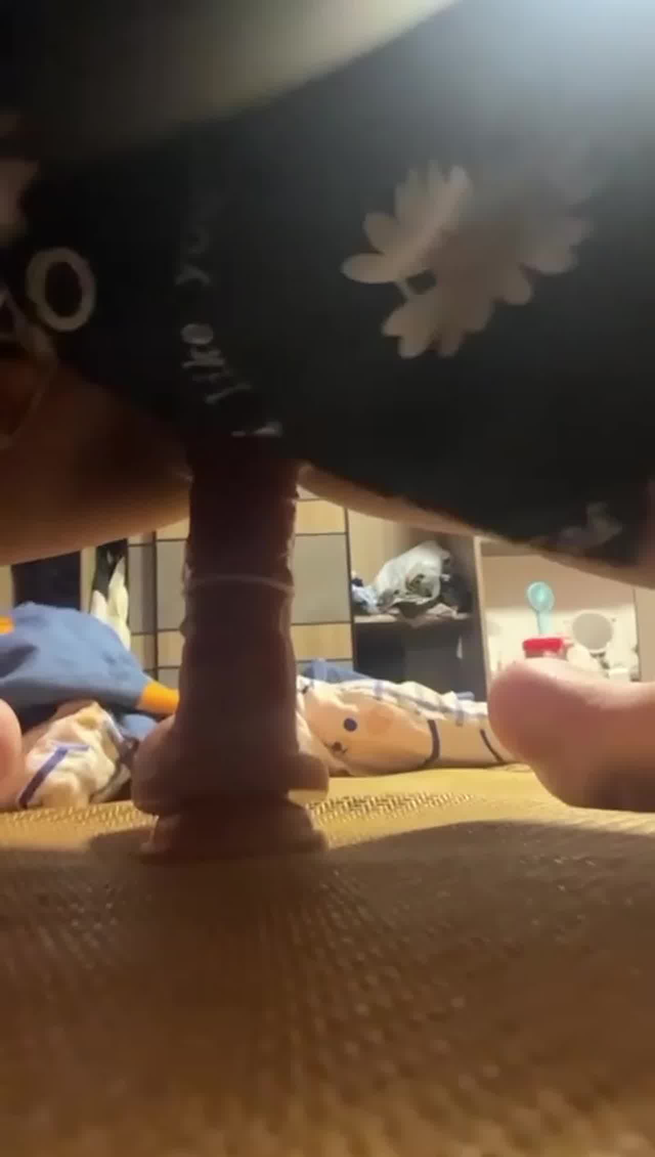  被假鸡巴插疼了表情委屈 的剧照9