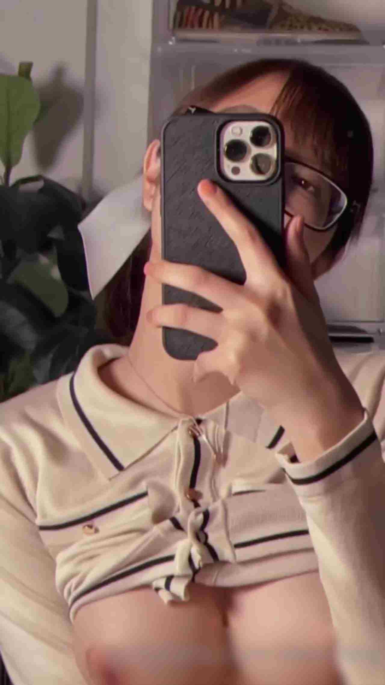  DEERLONG 大奶反差眼镜女友撅着屁屁后入 的剧照7