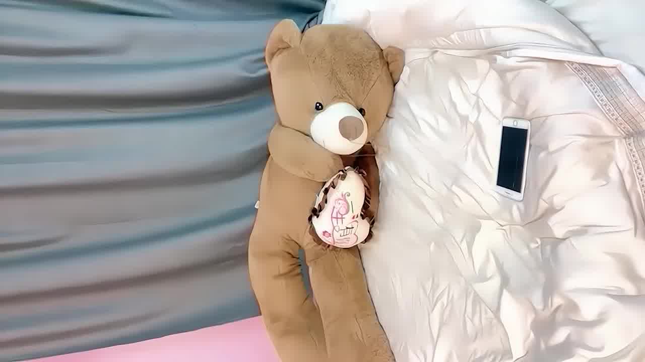  学生妹周末下海，穿上女仆装带上狗链，做大哥的女仆母狗 的剧照10